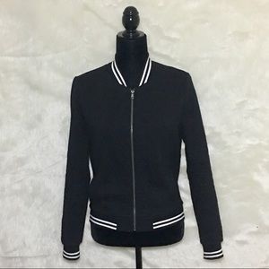 Gap Bomber jacket Black & white quilted. So cute!